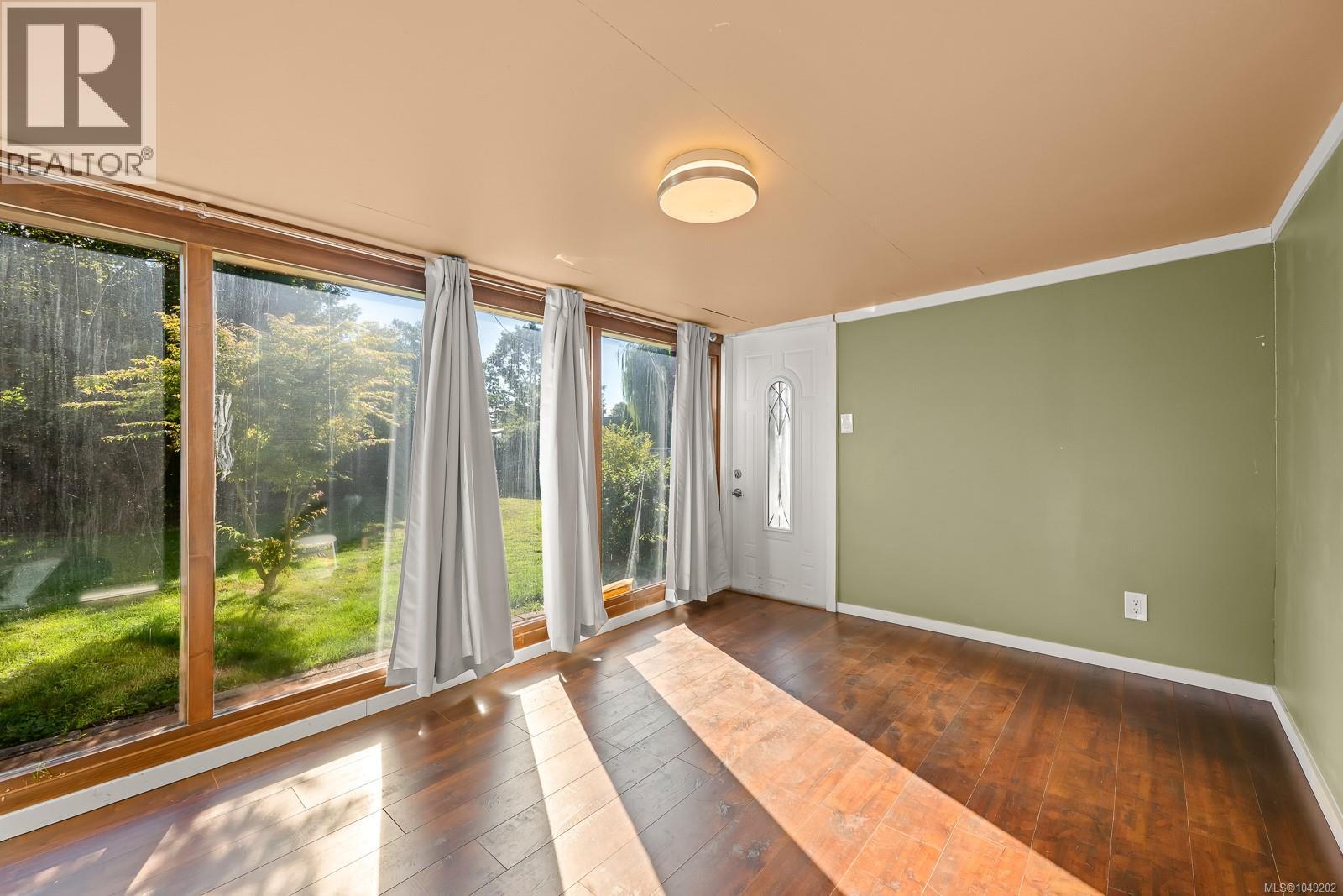 180 Beach Dr - Image 53