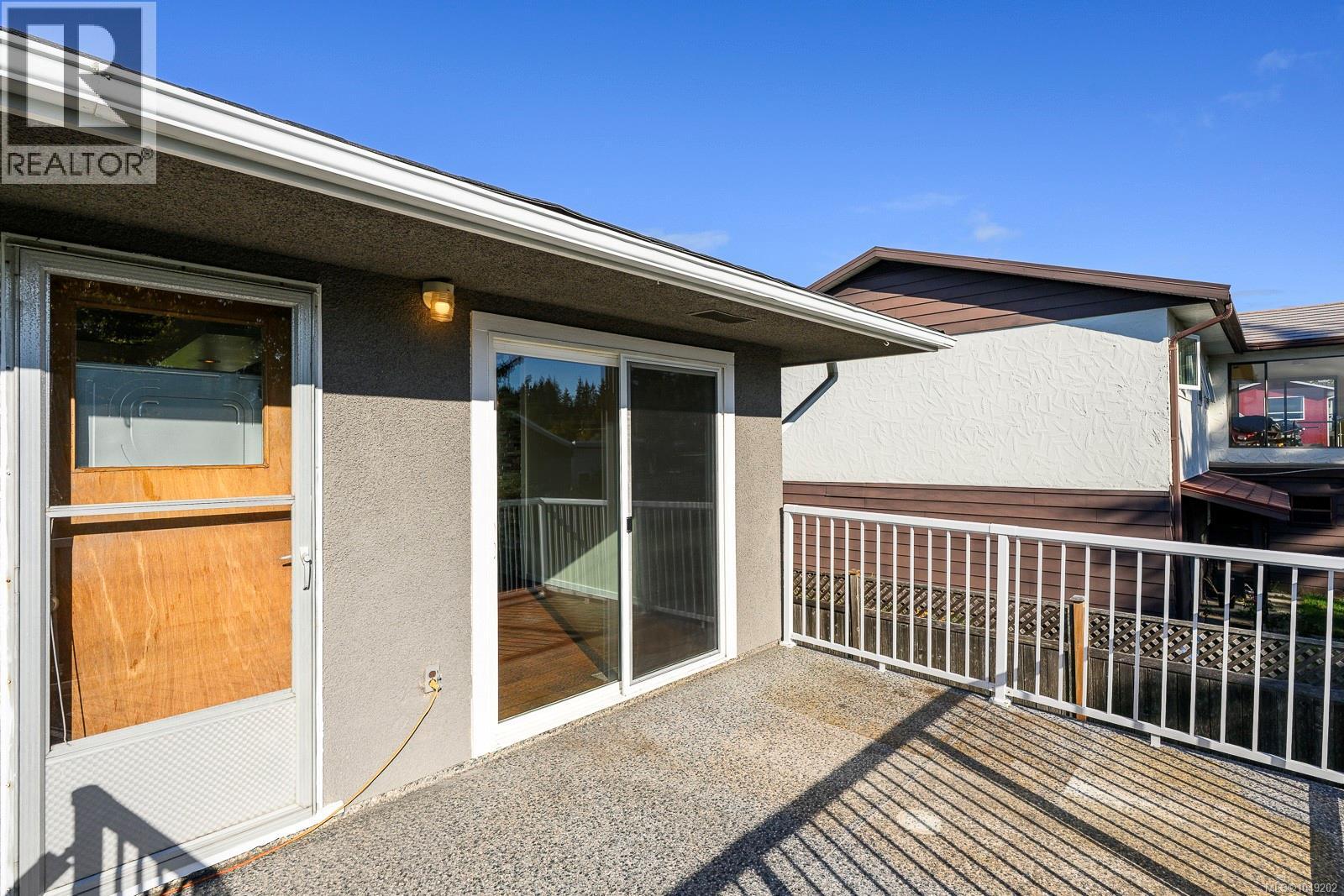180 Beach Dr - 59