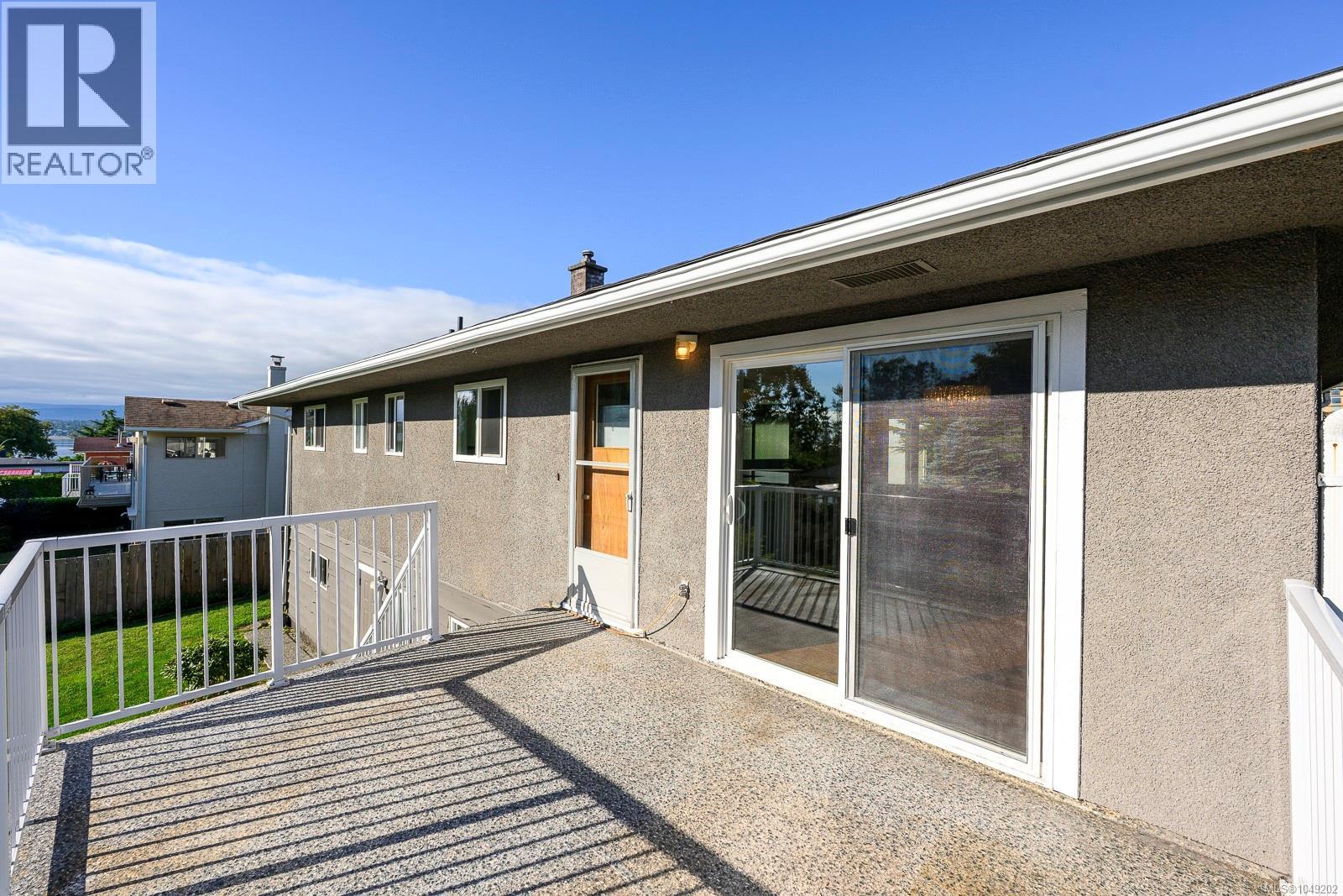 180 Beach Dr - Image 62