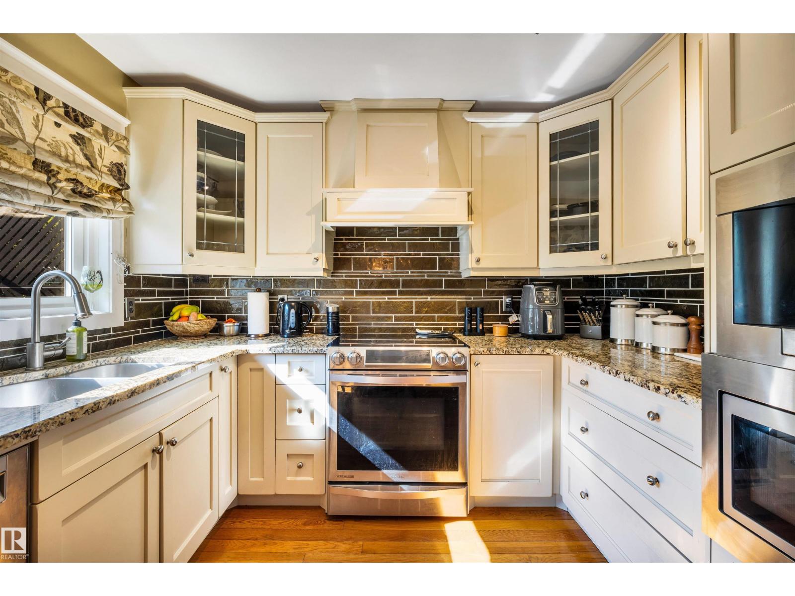 12 HARWOOD DR - 21