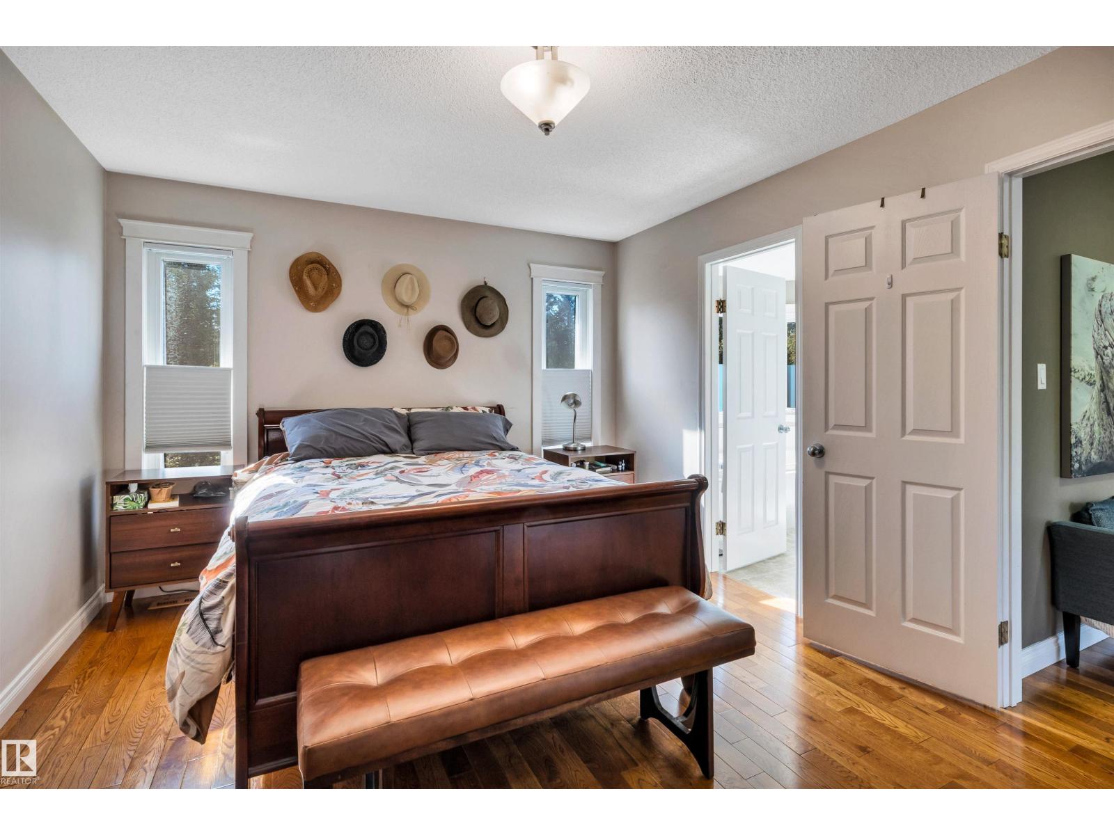 12 HARWOOD DR - 31
