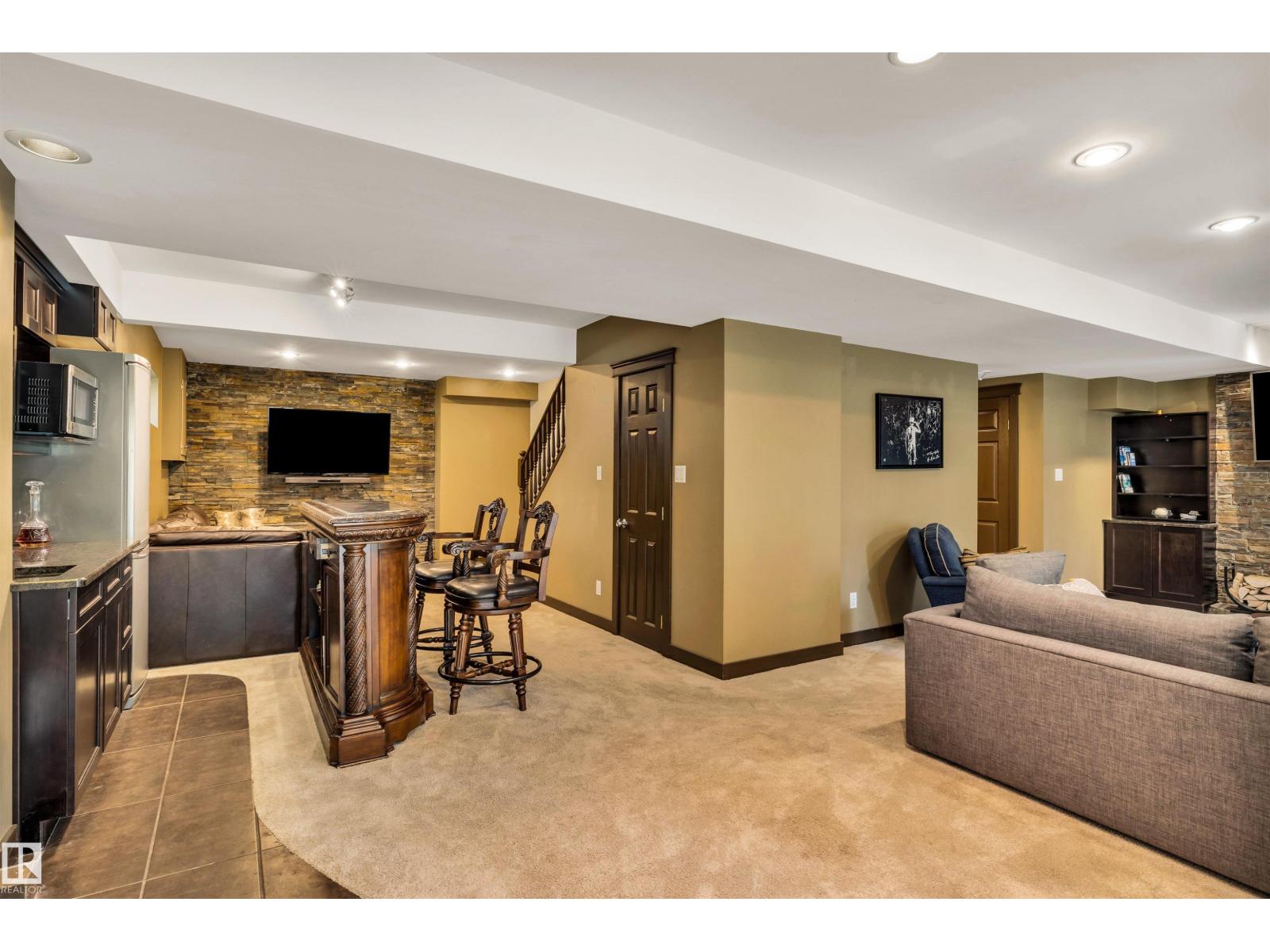 12 HARWOOD DR - Image 42