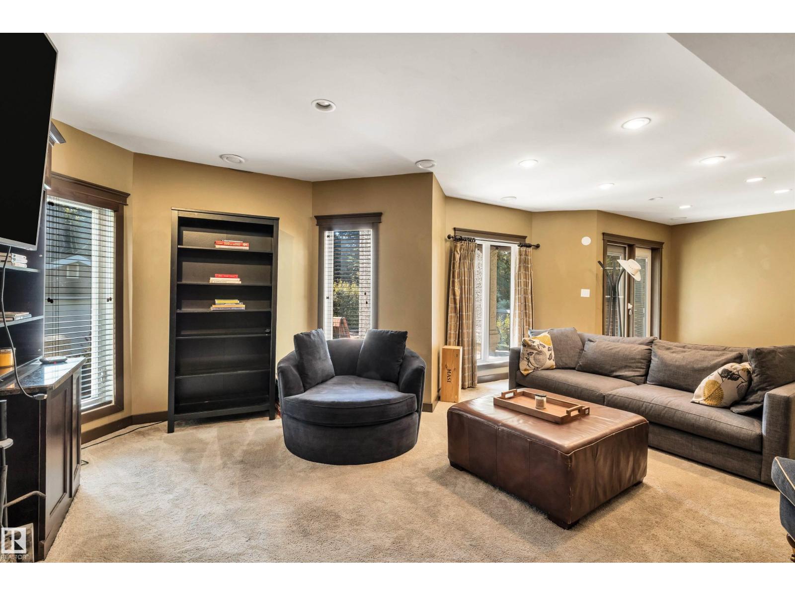 12 HARWOOD DR - Image 45