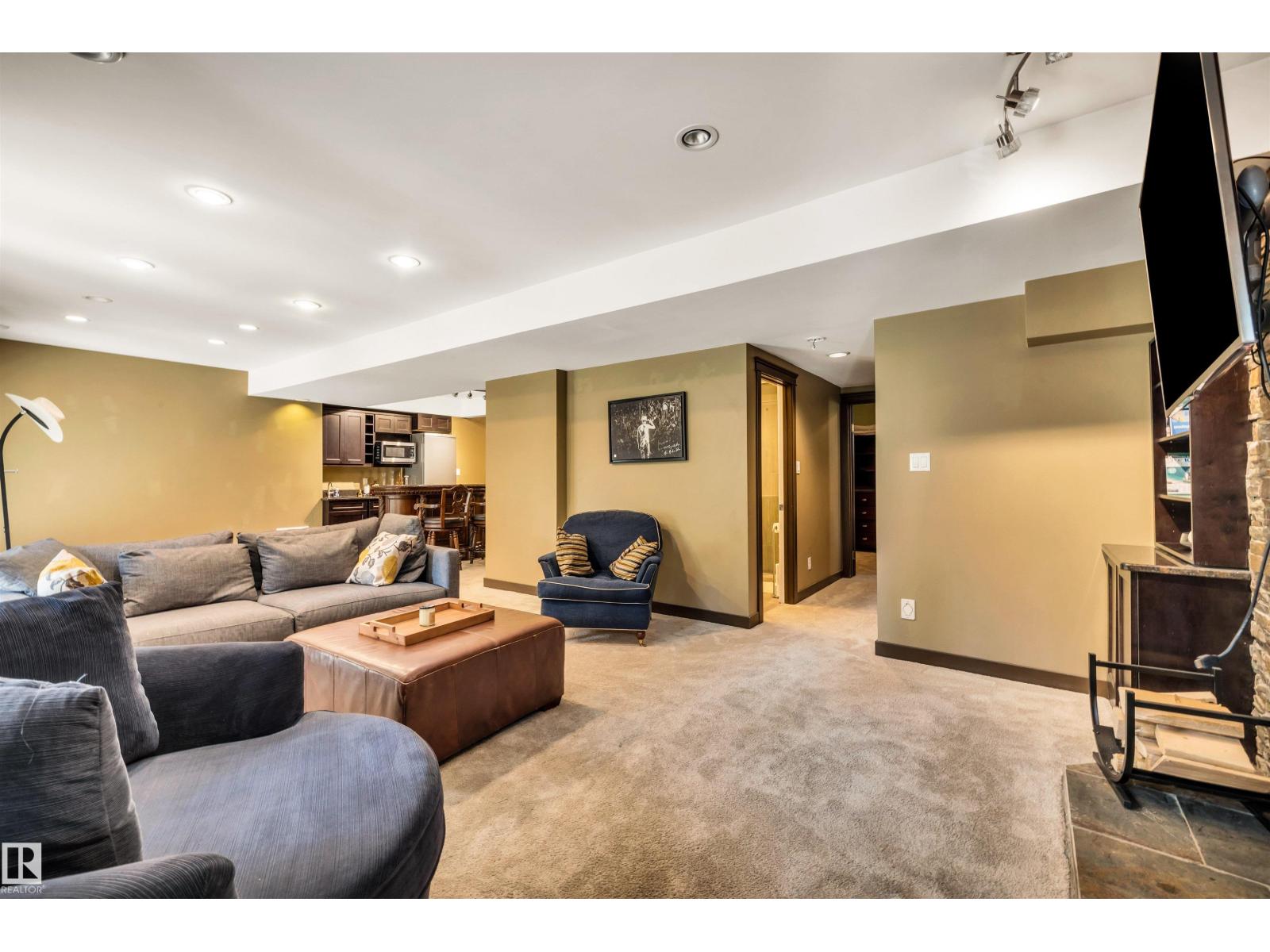 12 HARWOOD DR - Image 46