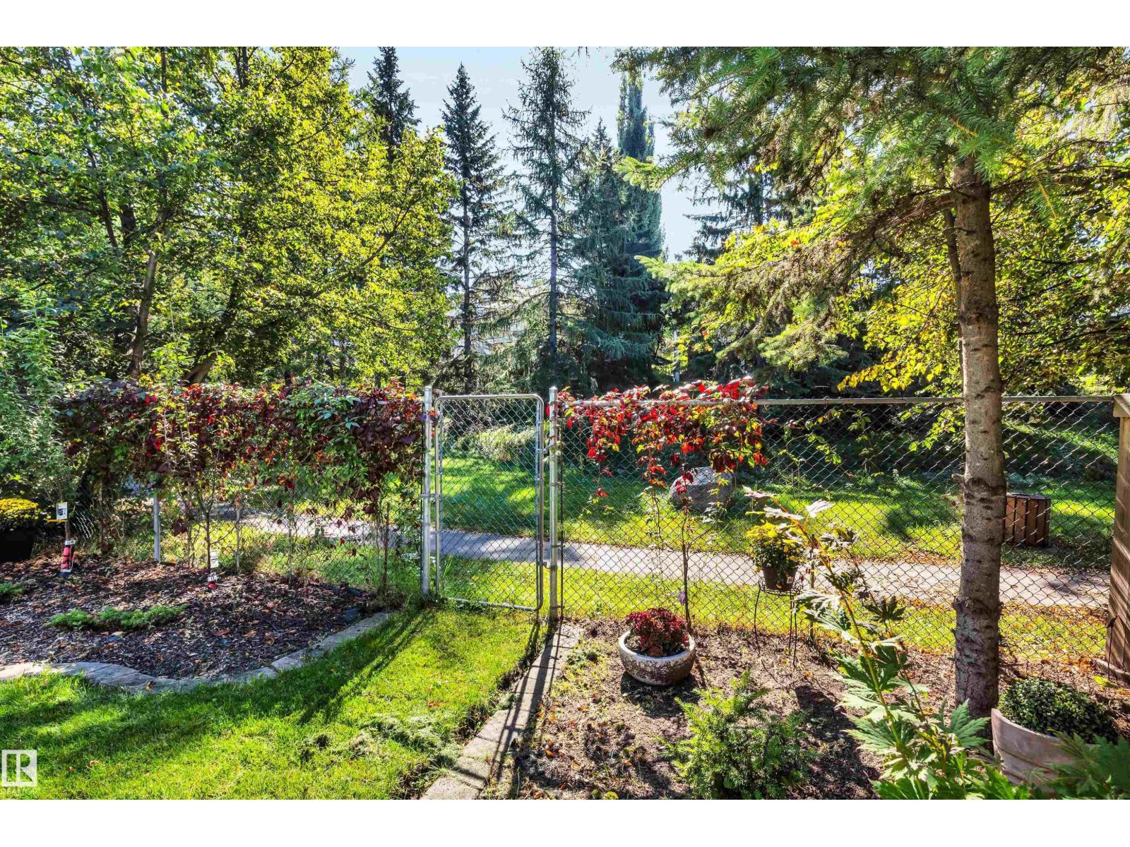 12 HARWOOD DR - 61