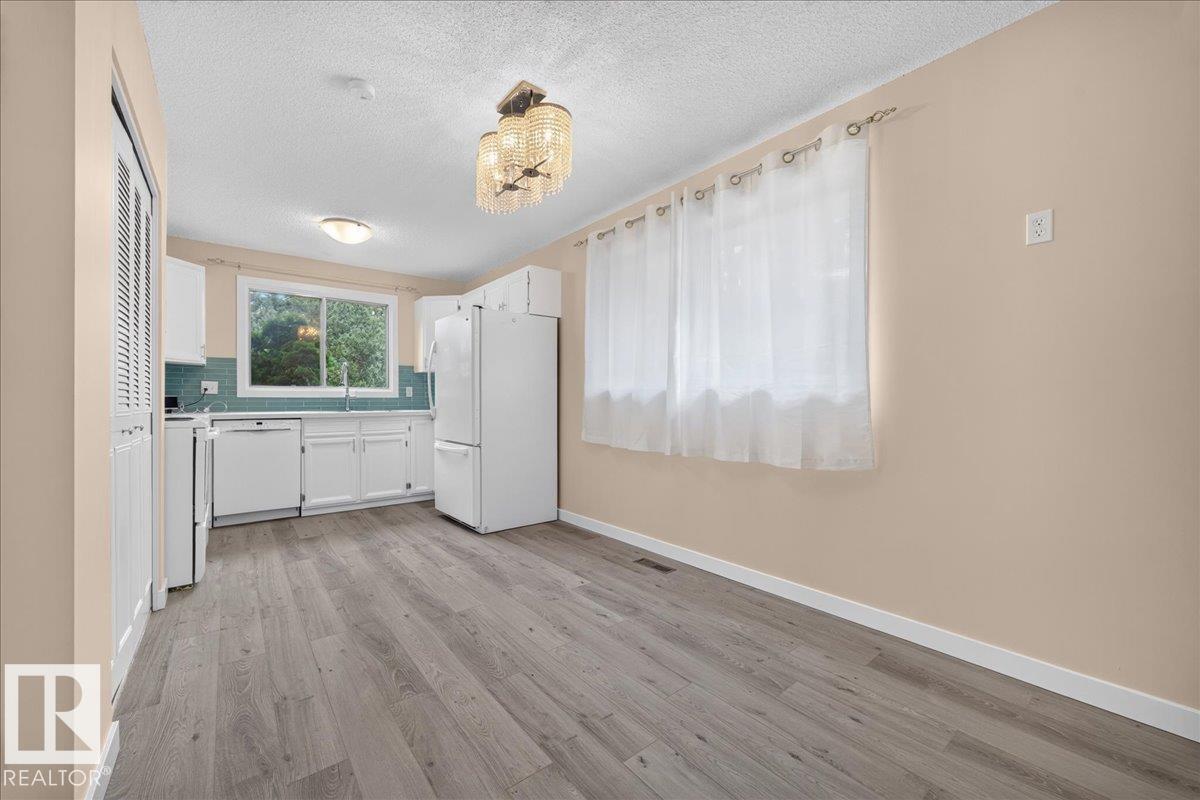 6703 32 AV NW - 14