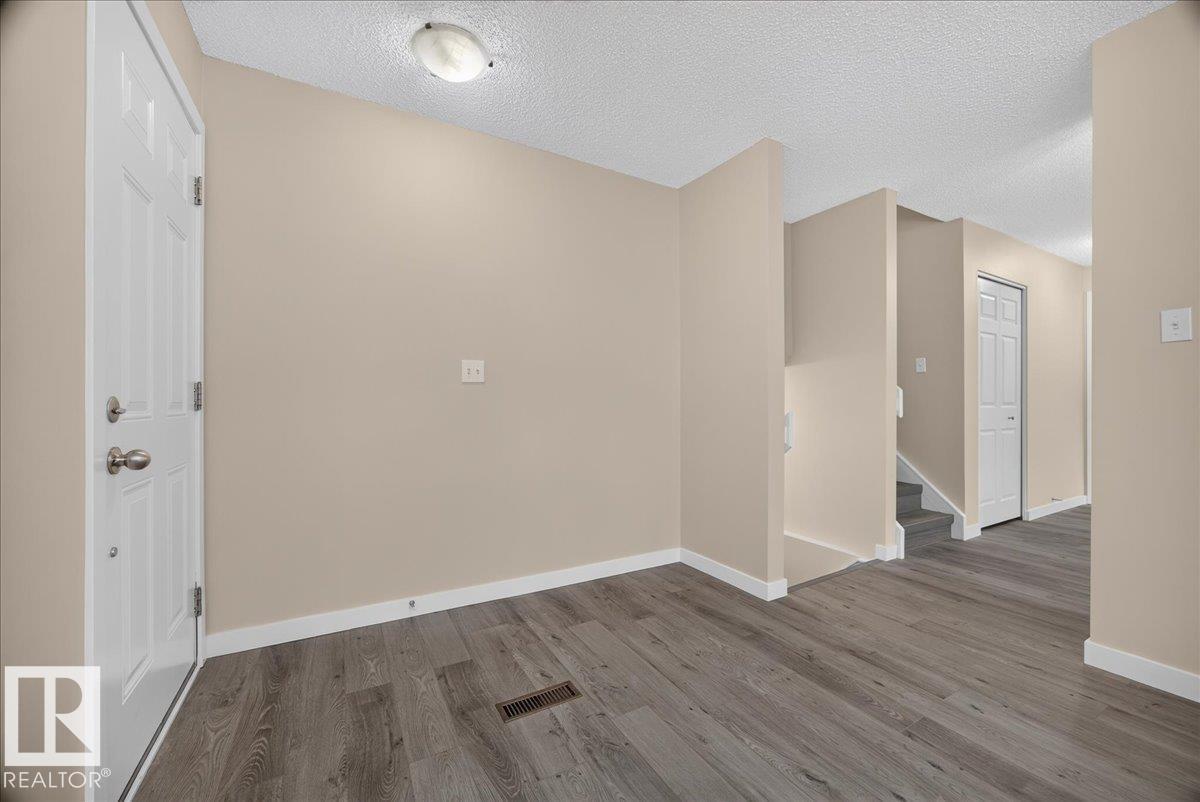 6703 32 AV NW - 15