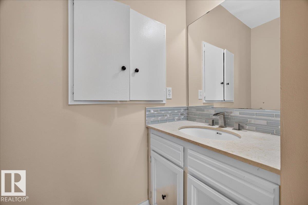 6703 32 AV NW - 29