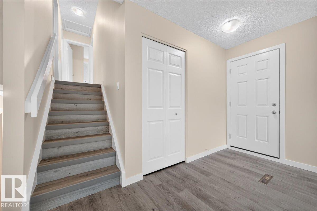 6703 32 AV NW - 9