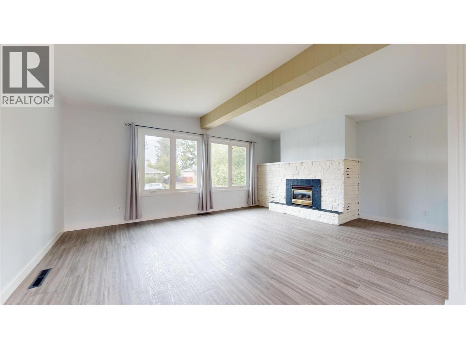 913 9th Street S - 5