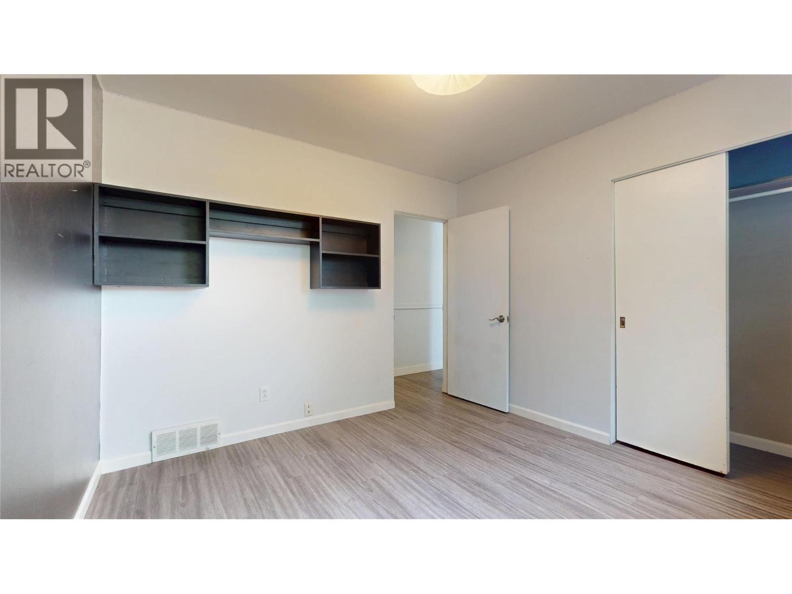 913 9th Street S - Image 22