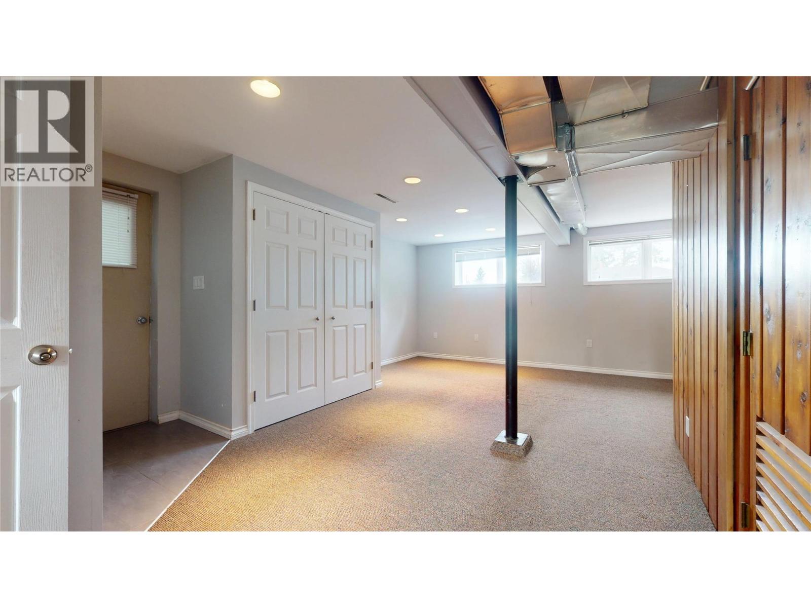 913 9th Street S - 27