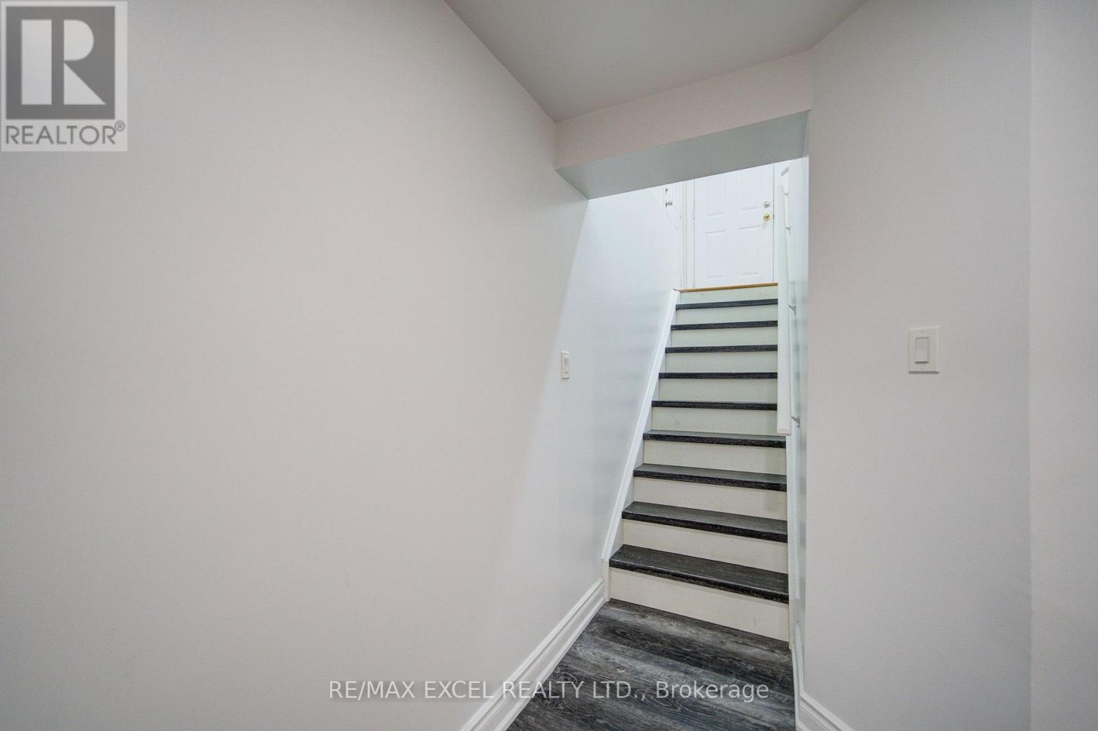 BSMT - 392 ELSON STREET, Markham (Cedarwood) — photo 3
