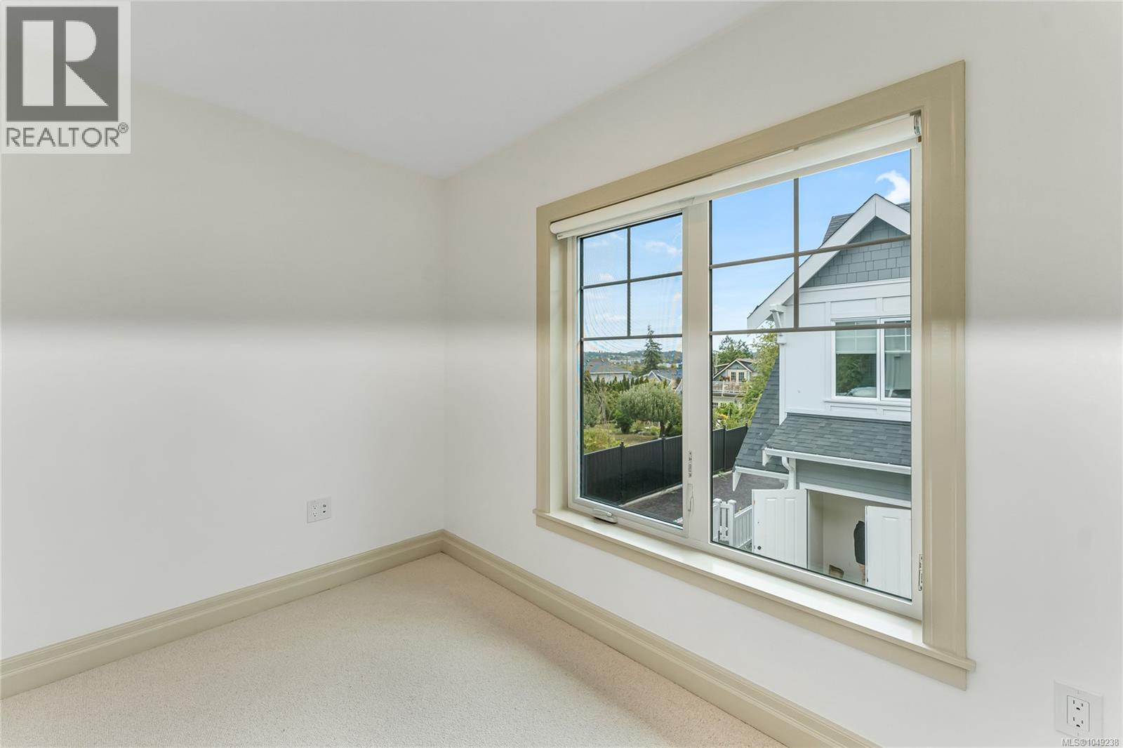 #3 3098 Washington Ave - 19