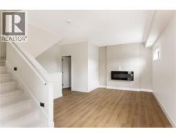 1 913 Dale St, Saanich, BC V8X2V9 Photo 11