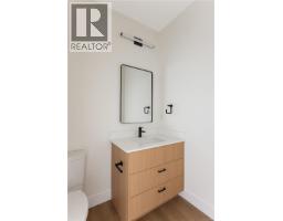 1 913 Dale St, Saanich, BC V8X2V9 Photo 13