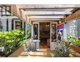 1648 Rockland Ave, Victoria, BC V8S1W7 Photo 21