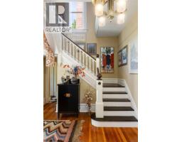 1648 Rockland Ave, Victoria, BC V8S1W7 Photo 23