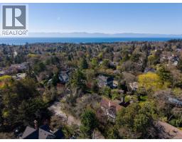 1648 Rockland Ave, Victoria, BC V8S1W7 Photo 48
