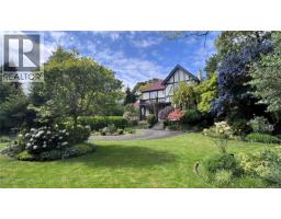 1648 Rockland Ave, Victoria, BC V8S1W7 Photo 49