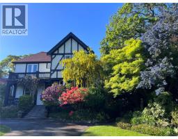 1648 Rockland Ave, Victoria, BC V8S1W7 Photo 50