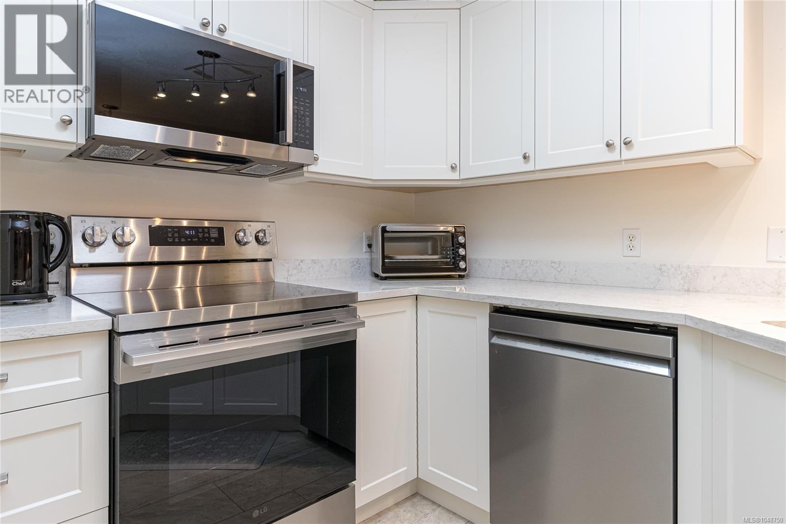 #22 1473 Garnet Rd - 17
