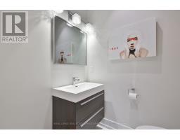 Bedroom 5 - 647 Montbeck Crescent, Mississauga, ON L5G1P1 Photo 15