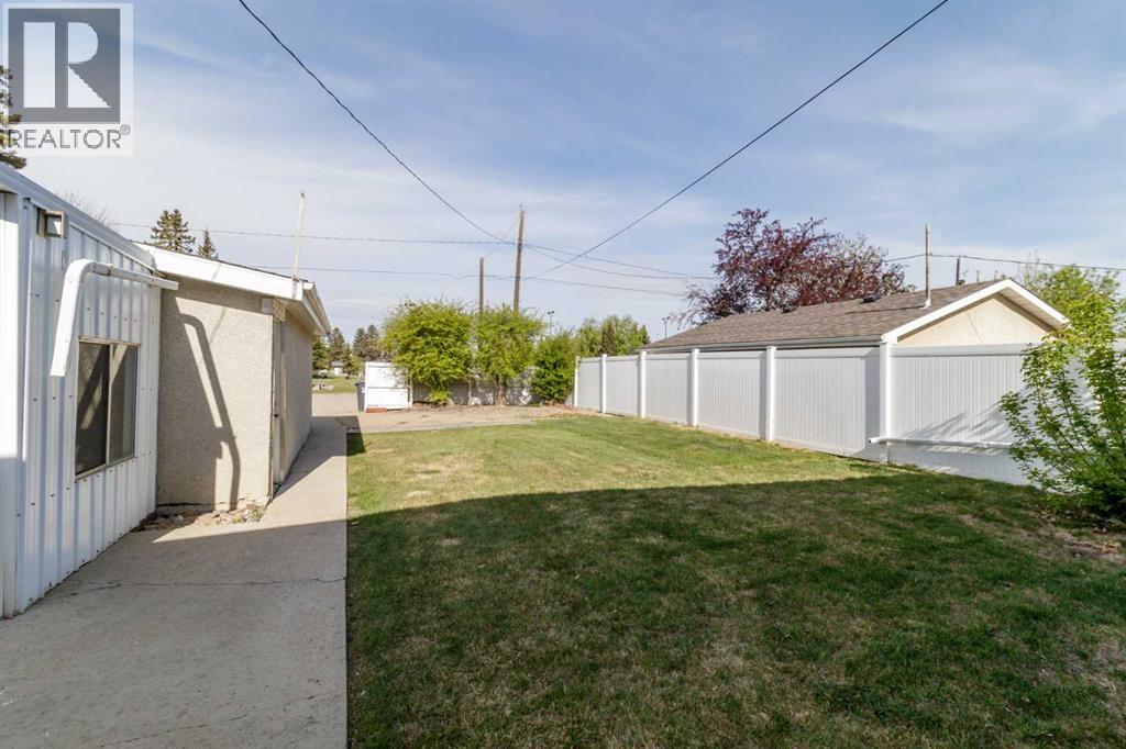 Listing photo – 3210 43 Avenue, Red Deer