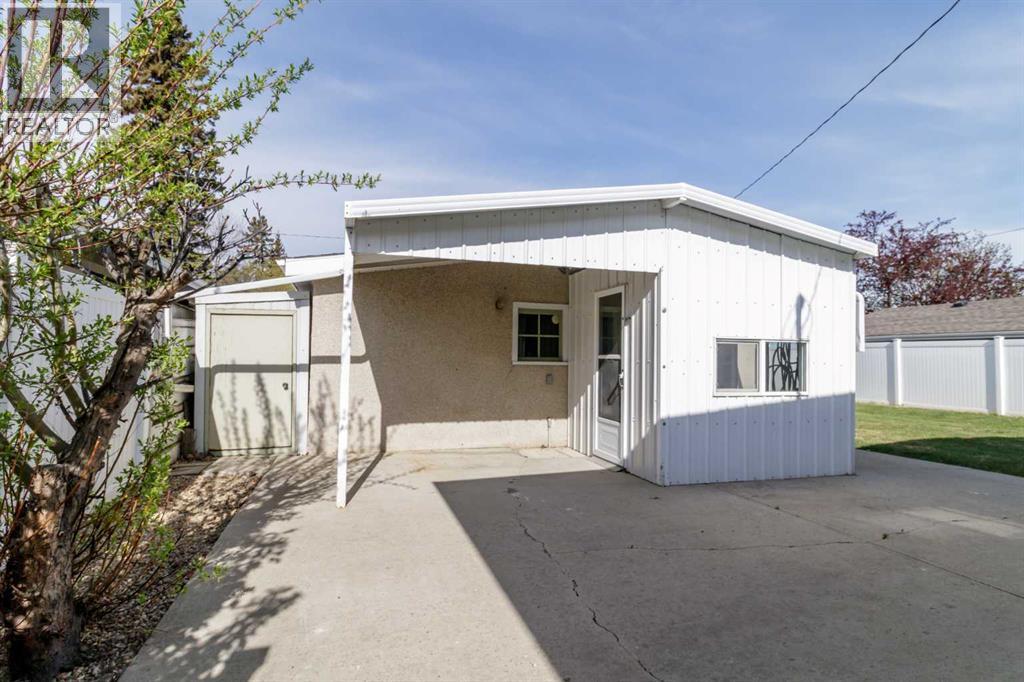 Listing photo – 3210 43 Avenue, Red Deer