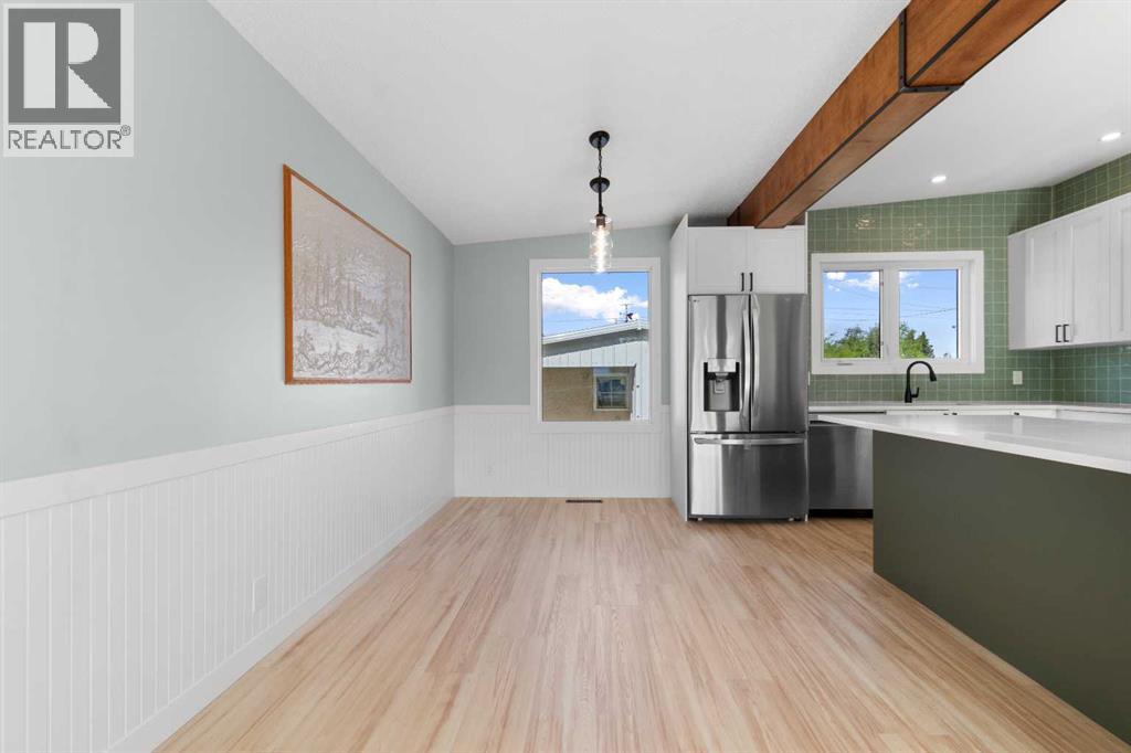 Listing photo – 3210 43 Avenue, Red Deer