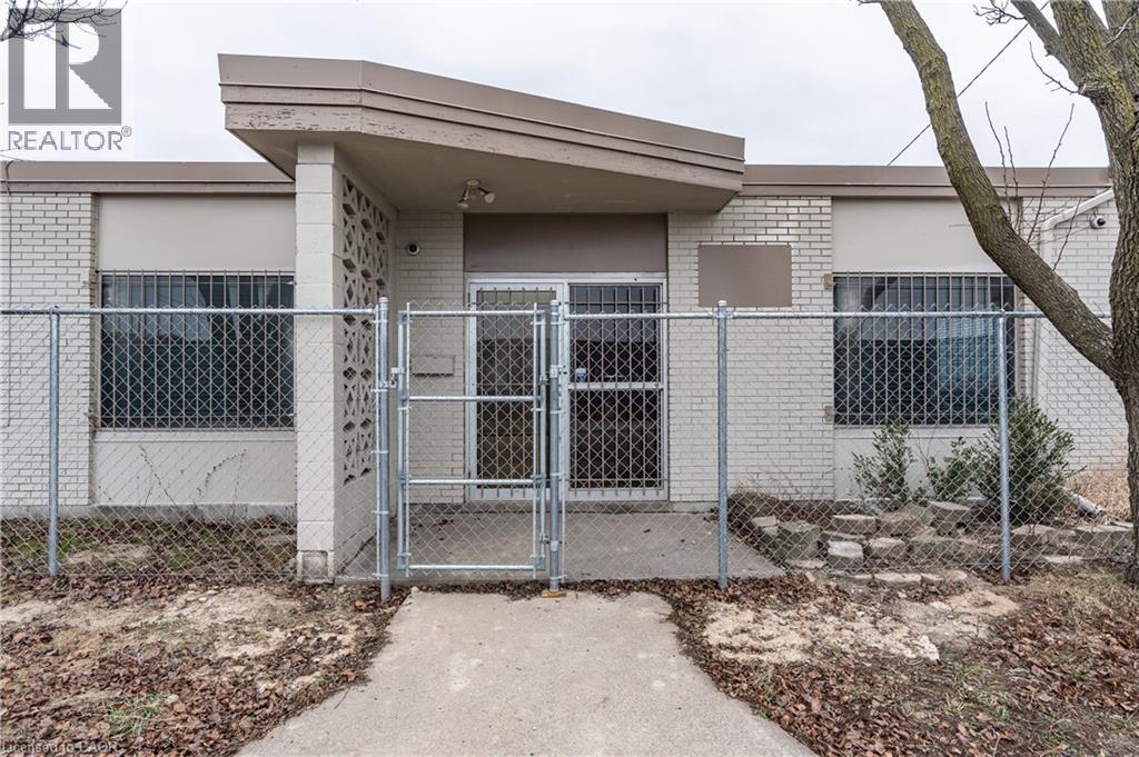 18 LINDEN Street Unit# B, Hamilton — photo 2