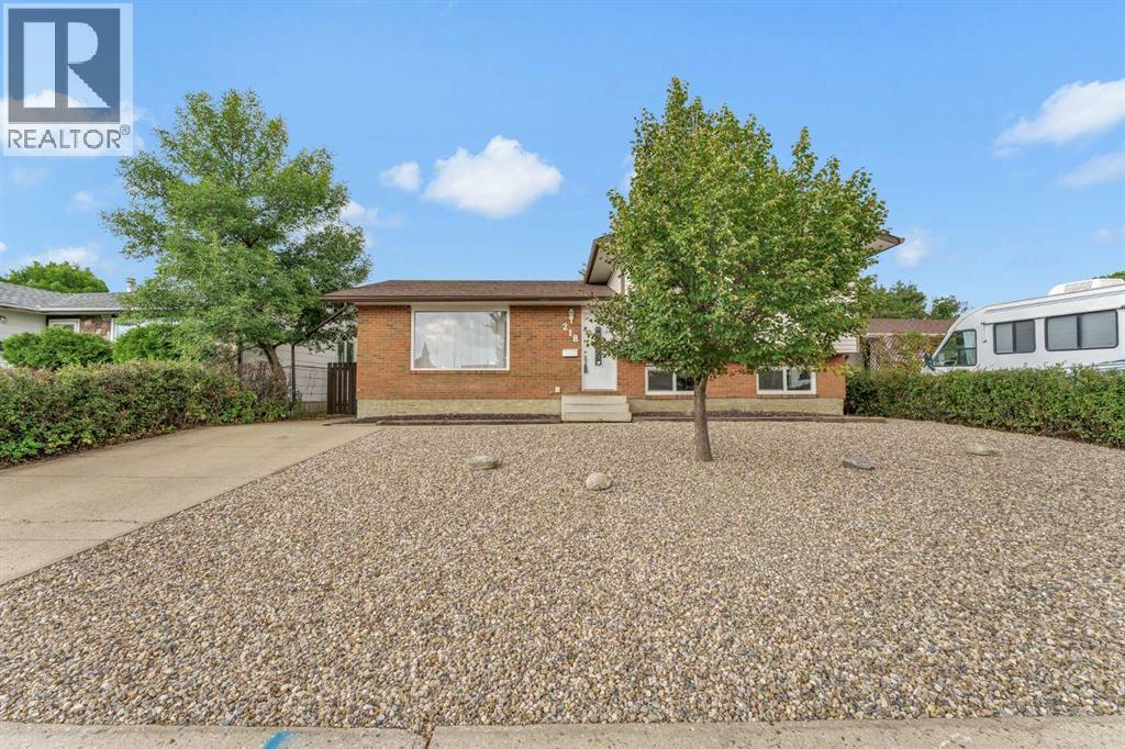 218 Carry Drive SE, Medicine Hat, Alberta, T1B1N5