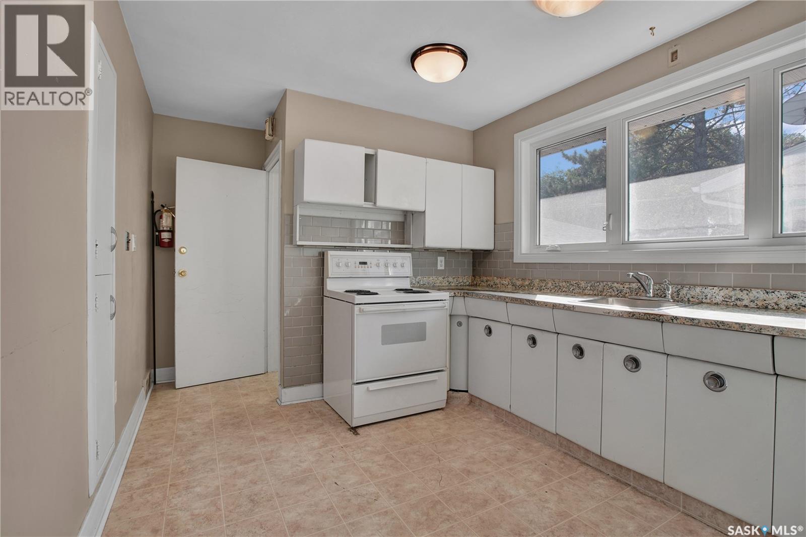 1209 Broadway AVENUE - 6