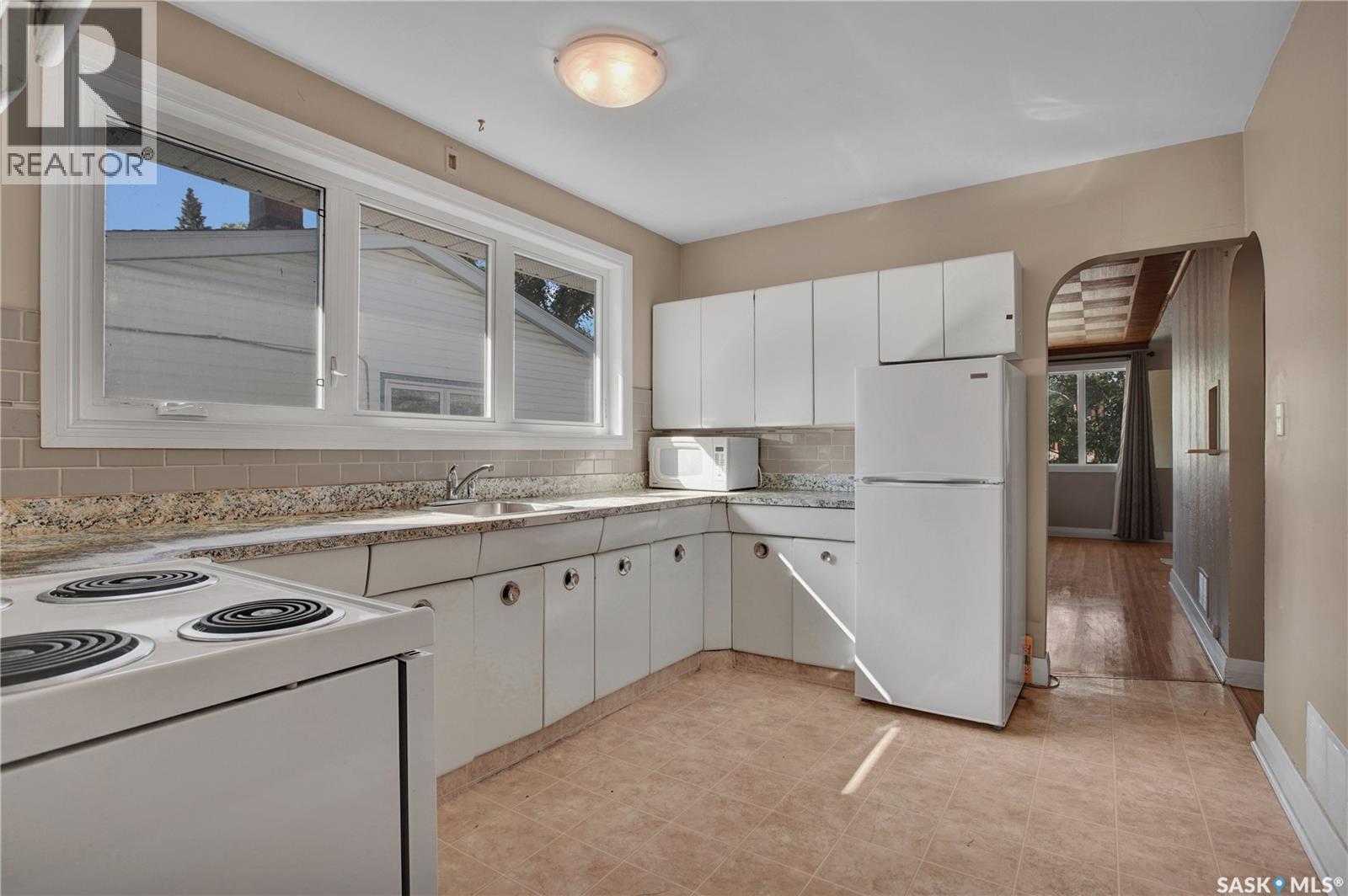 1209 Broadway AVENUE - 7