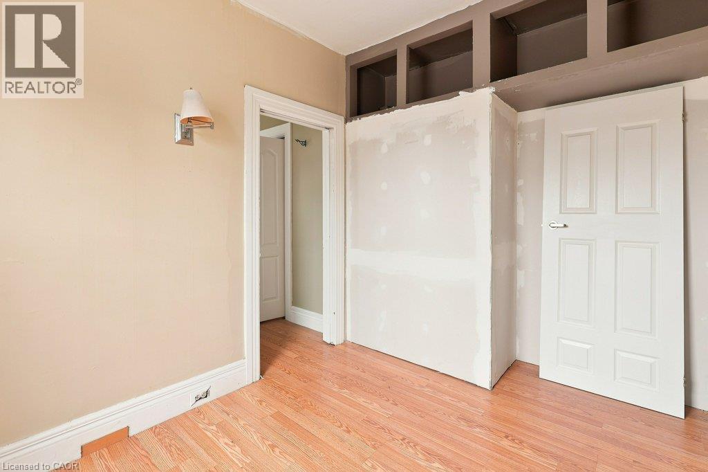 69 STANLEY Street, Brantford — photo 8