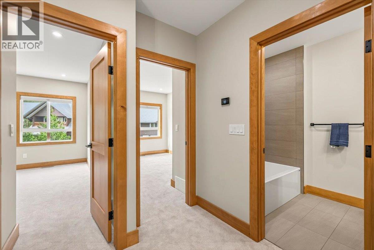 #43 4576 Timberline Crescent - 29