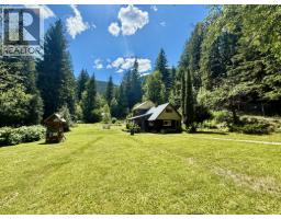 4019 Saunders Road, Passmore, BC V0G2J0 Photo 18