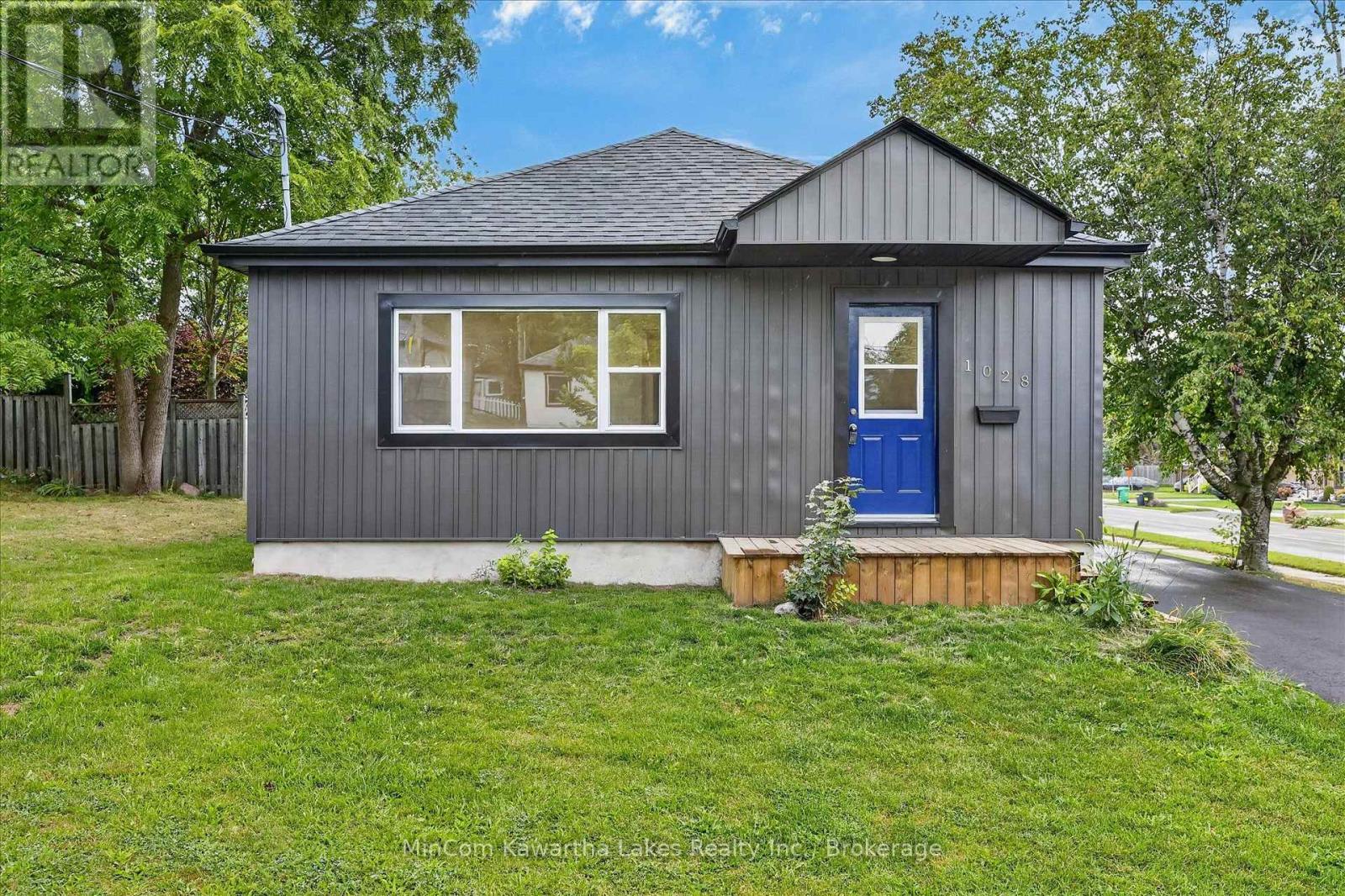 1028 WESTERN AVENUE, Peterborough (Otonabee Ward 1) — photo 2