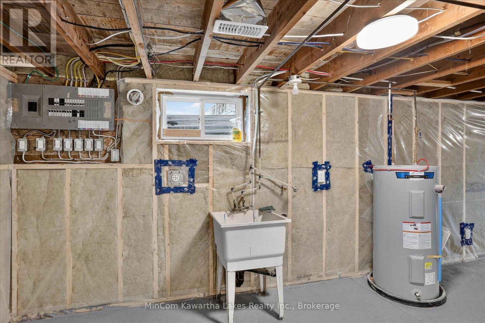 1028 WESTERN AVENUE - Image 34