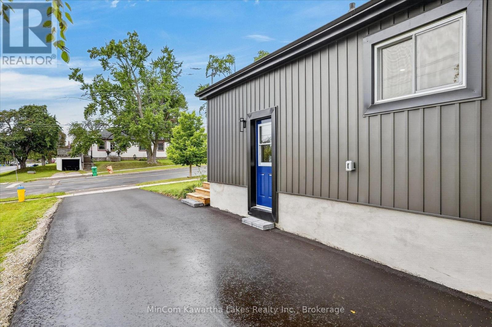 1028 WESTERN AVENUE - Image 36