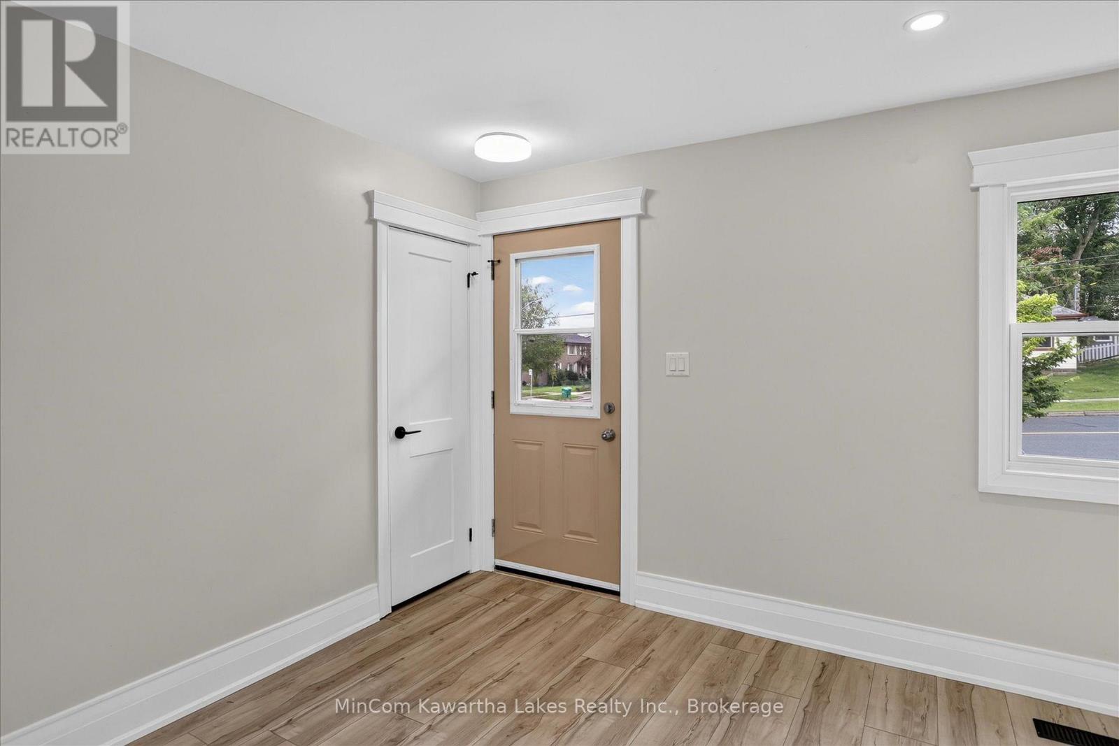 1028 WESTERN AVENUE, Peterborough (Otonabee Ward 1) — photo 7