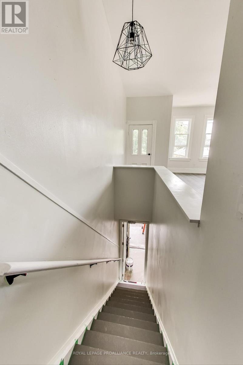 # 2 - 613 UNION STREET, Peterborough (Town Ward 3) — photo 4