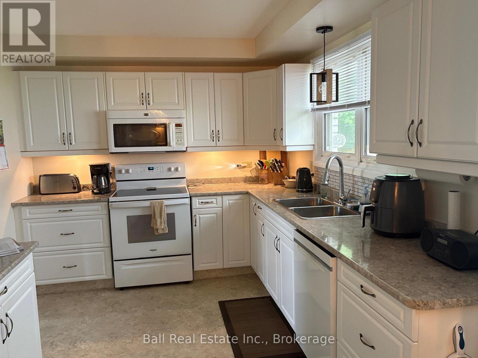 220 IRETON STREET - 5