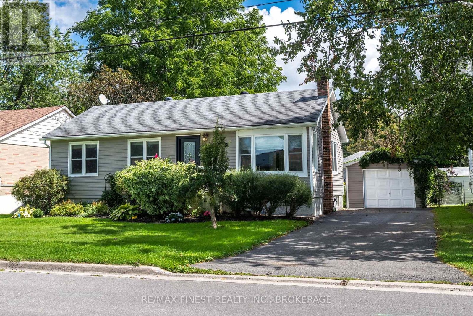 193 HAWTHORNE AVENUE, Kingston (West of Sir John A. Blvd) — photo 2