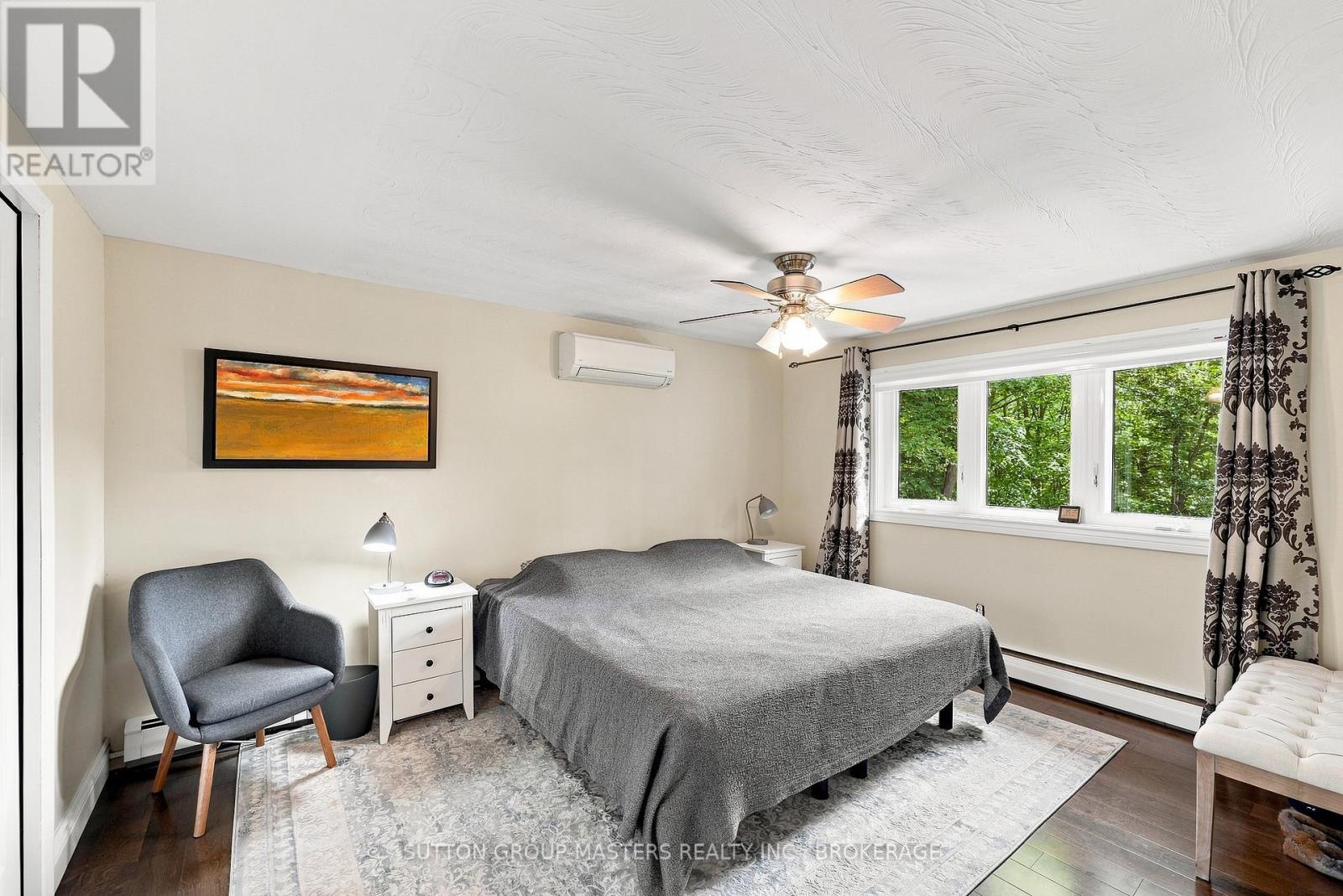 732 CENTRE STREET - Image 30