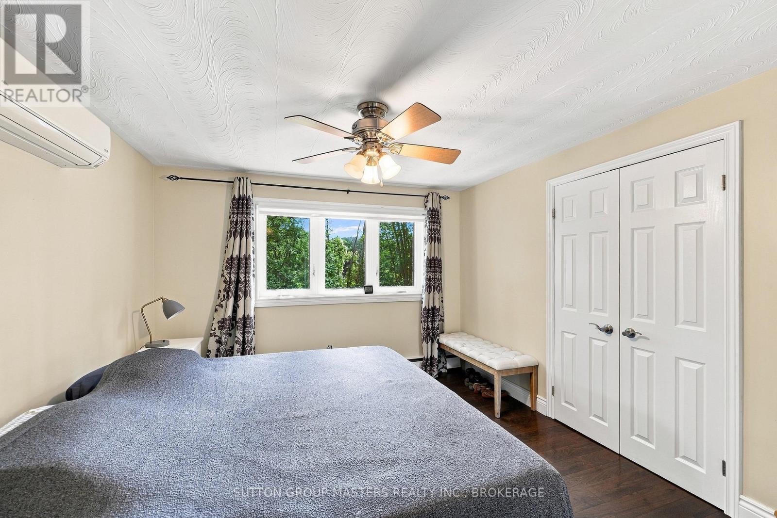 732 CENTRE STREET - Image 31