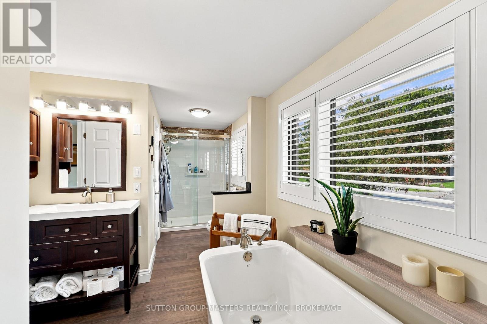 732 CENTRE STREET - Image 35