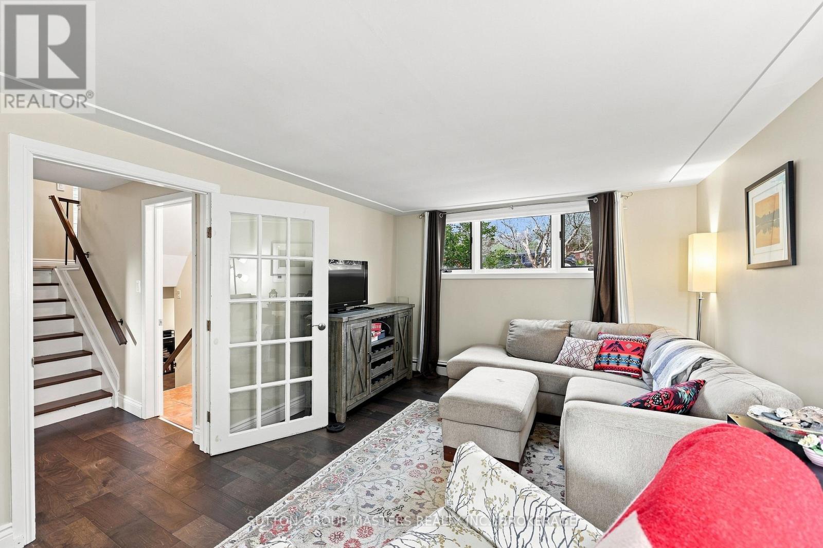 732 CENTRE STREET - Image 40