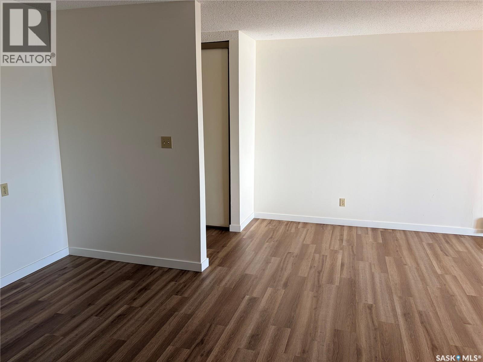 302 419 TAIT COURT, Saskatoon — photo 9
