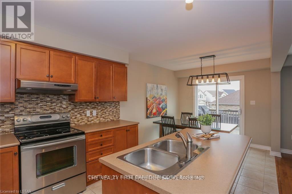 950 Oakcrossing Road — photo 13